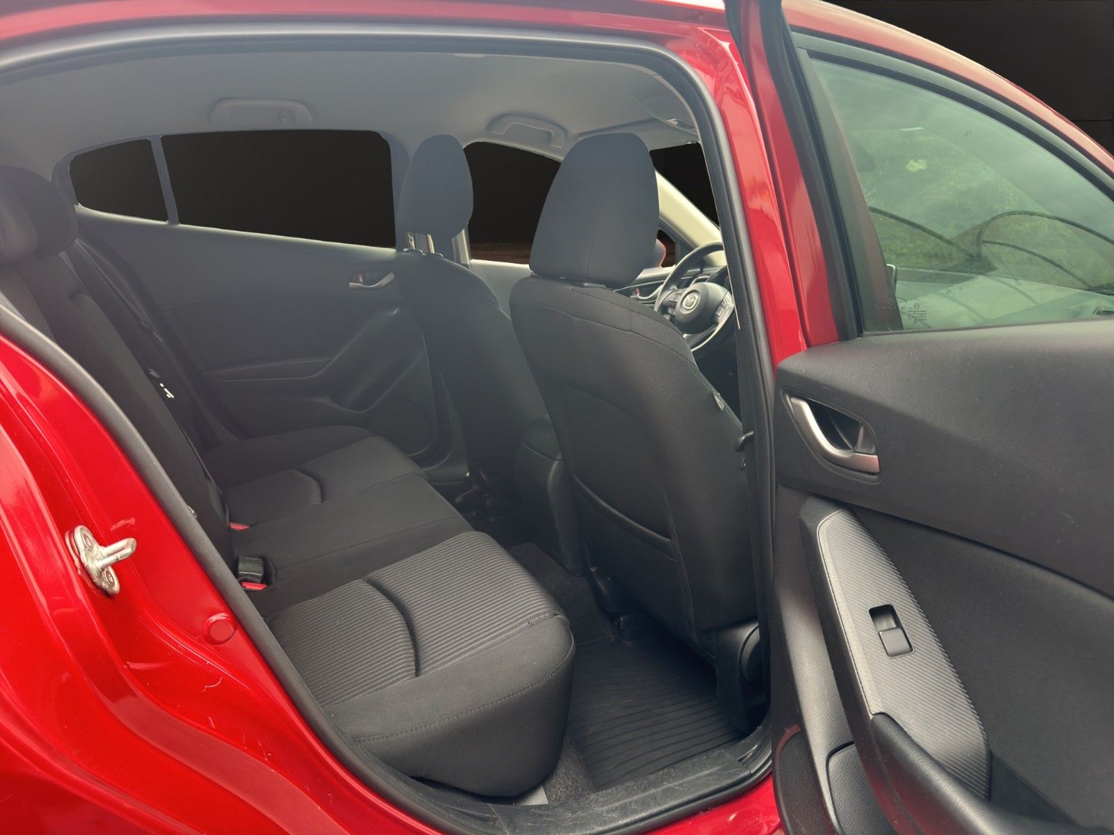 Fahrzeugabbildung Mazda 3 Lim. Center-Line Klimaaut./Sitzheizung/Navi
