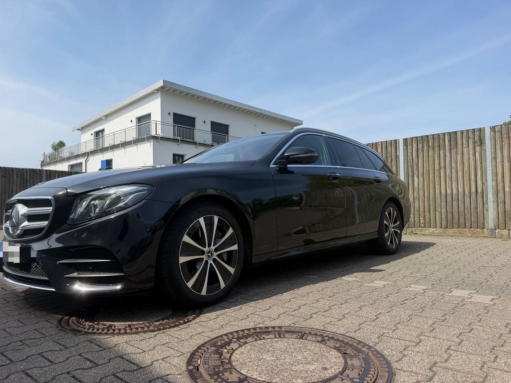 Image of Mercedes-Benz E 350