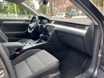 Volkswagen Passat Variant - 11