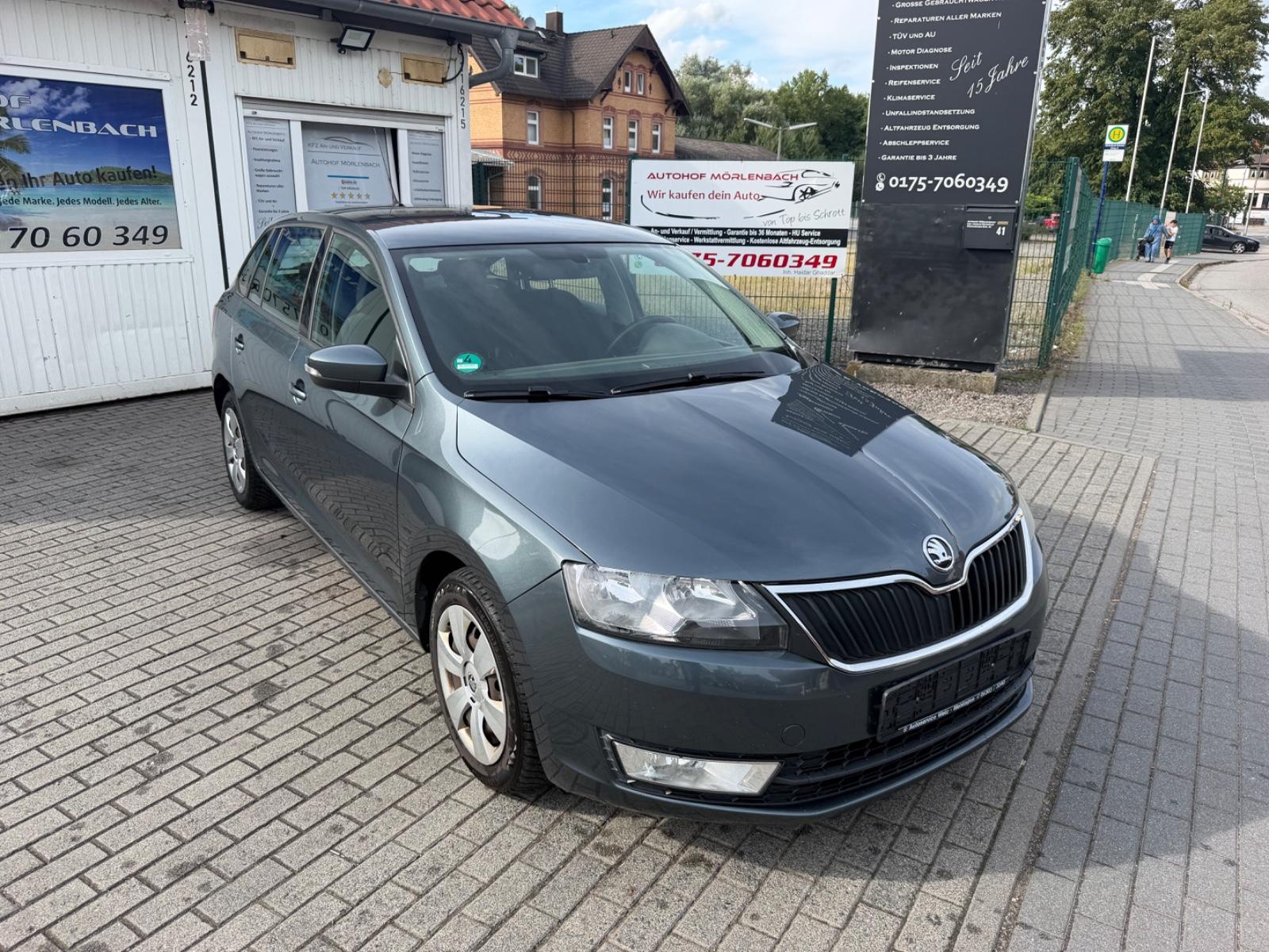 Skoda Rapid 2015 — rear view