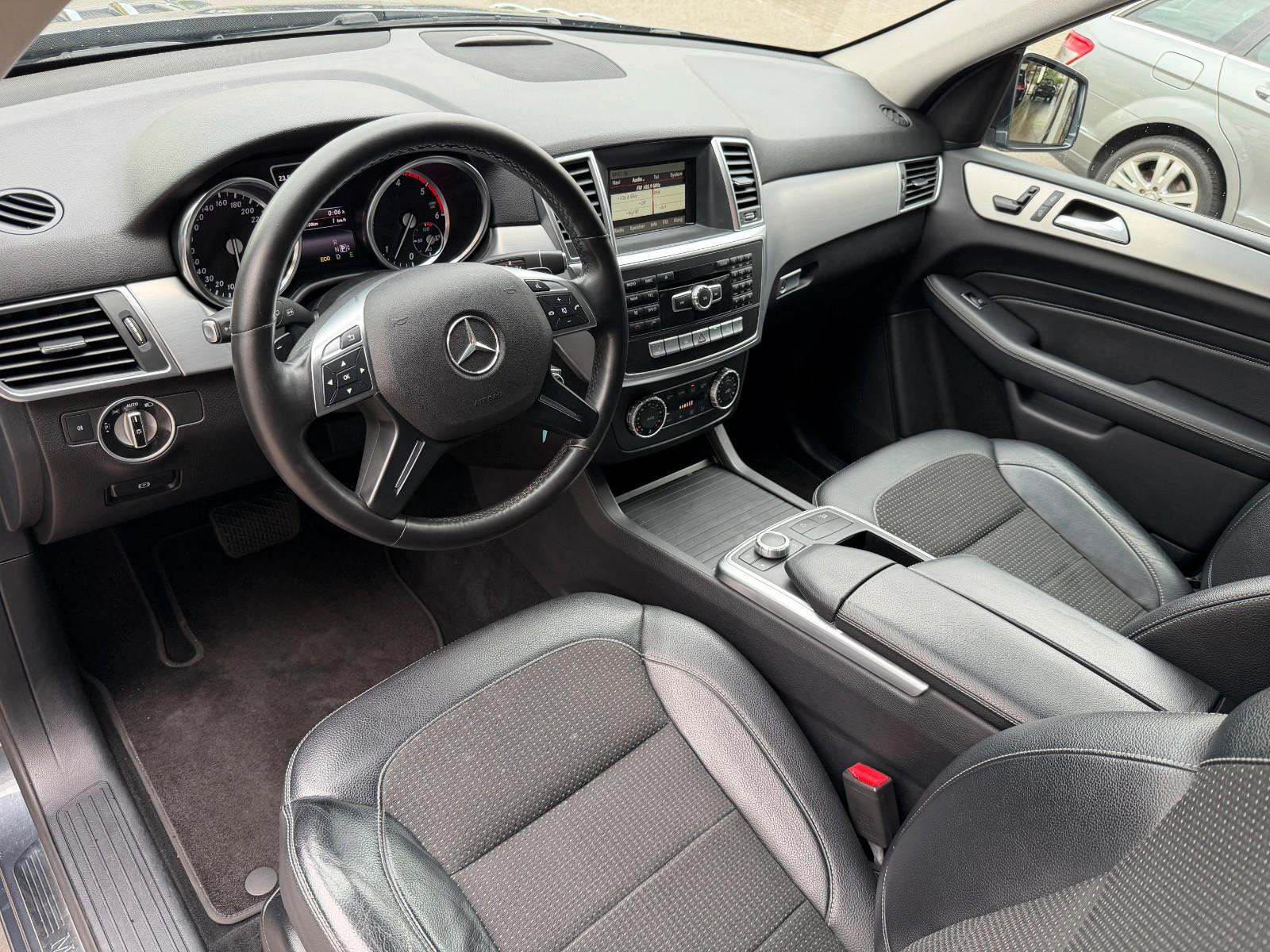 Mercedes-Benz ML 250 CDI BlueTec/4Matic/AMG/Xenon/Navi/1.Hand