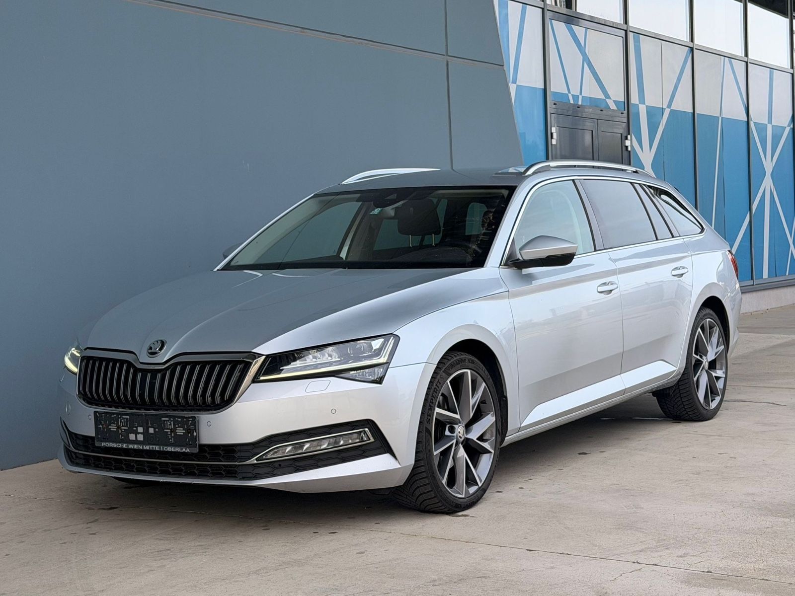 Skoda Superb 2,0tdi Aut.Style 19Zoll Virtual Kamer.AHK
