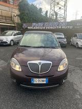 Lancia Ypsilon 1.3 MJT 75 CV Platinum - Lancia Ypsilon Platinum mit Diesel-Antrieb