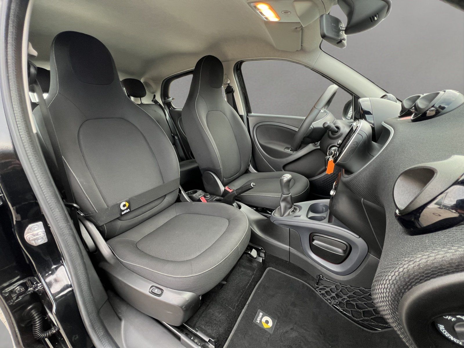 Fahrzeugabbildung Smart ForFour Passion PDC/TEMPOMAT/KLIMA/SHZ/NAVI/