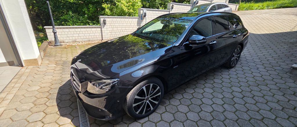Image of Mercedes-Benz E 300