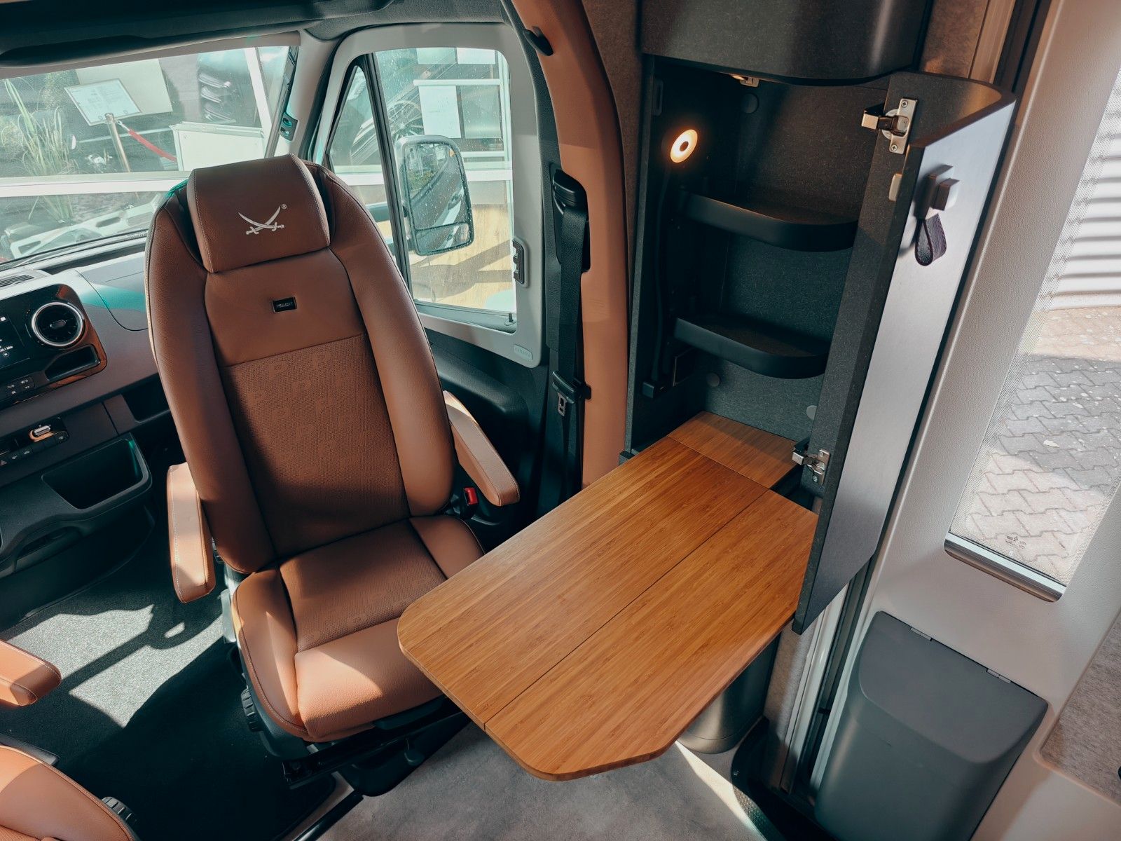 Fahrzeugabbildung HYMER / ERIBA / HYMERCAR VENTURE S 4x4 SANSIBAR® LTD. 1 OF 7 by palmo