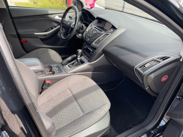 Fahrzeugabbildung Ford Focus Turnier SYNC Edition(Tüv&Insp.neu)