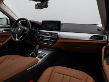 Fahrzeugabbildung BMW 530d Tour HUD ACC Kamera DAB  Komfortzugang