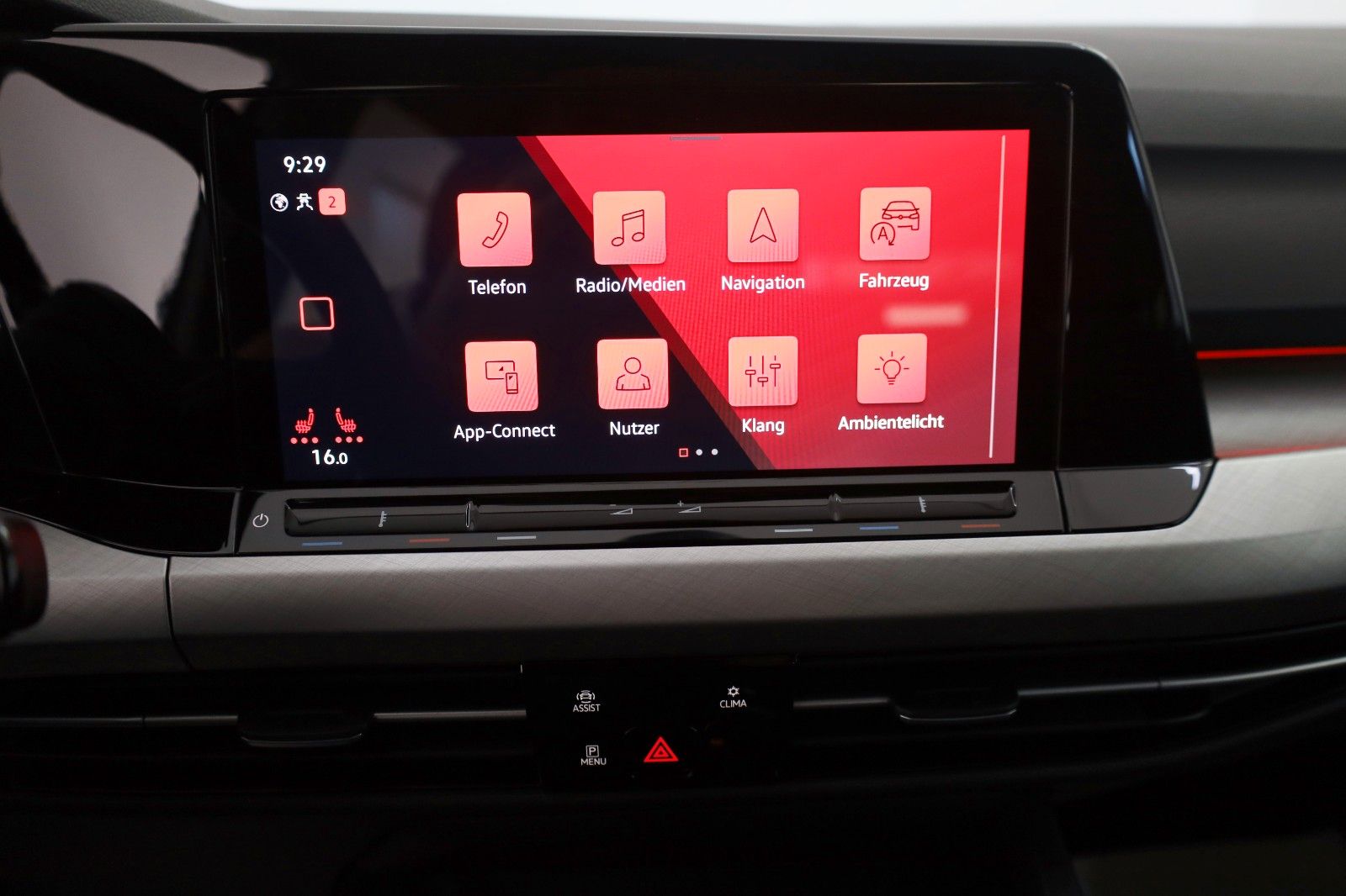 Fahrzeugabbildung Volkswagen Golf VIII Variant LIFE Navi,LED,Kamera,SH,PDC
