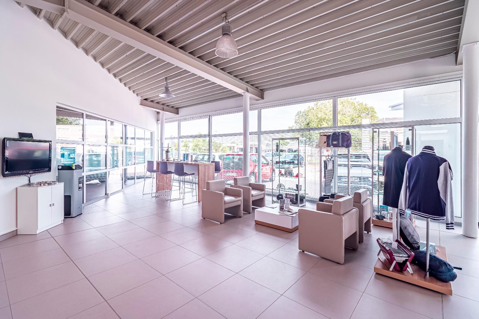 showroom-image-bottom