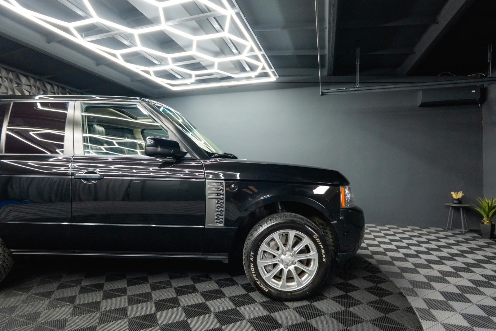 Fahrzeugabbildung Land Rover Range Rover V8 4.4 TD Vogue | Turbo + TÜV NEU