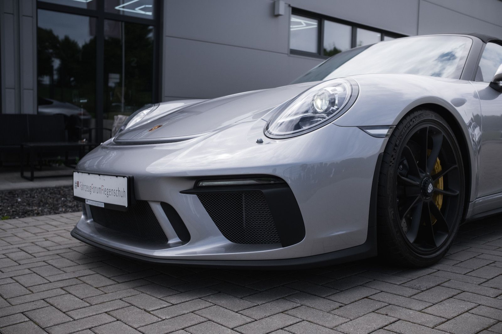 Fahrzeugabbildung Porsche 991/911 Speedster-90Ltr.-Lift-Approved-56 KM!!!