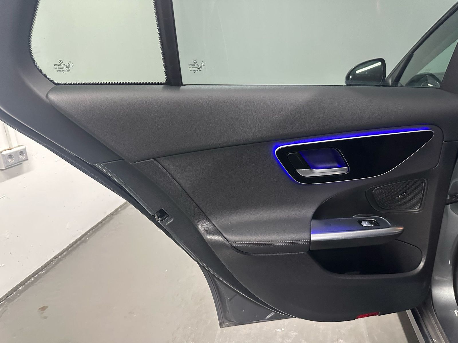 Fahrzeugabbildung Mercedes-Benz C 180 T Autom.*AVANTGARDE*NIGHT*DISTRO*AHK*