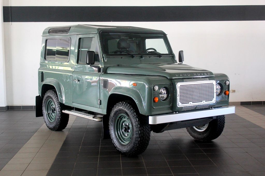 Land Rover Defender
