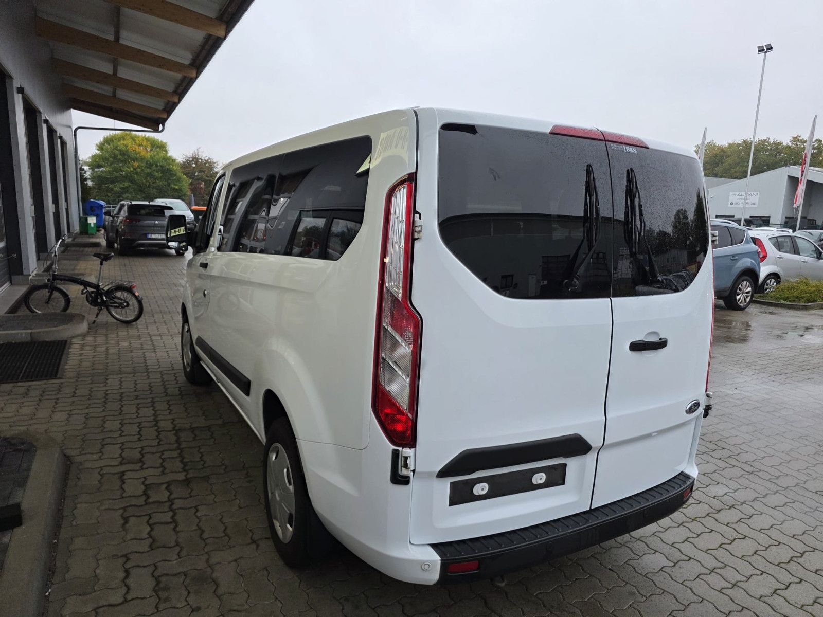 Fahrzeugabbildung Ford Transit/Tourneo CustomKombi 320 L1 Trend
