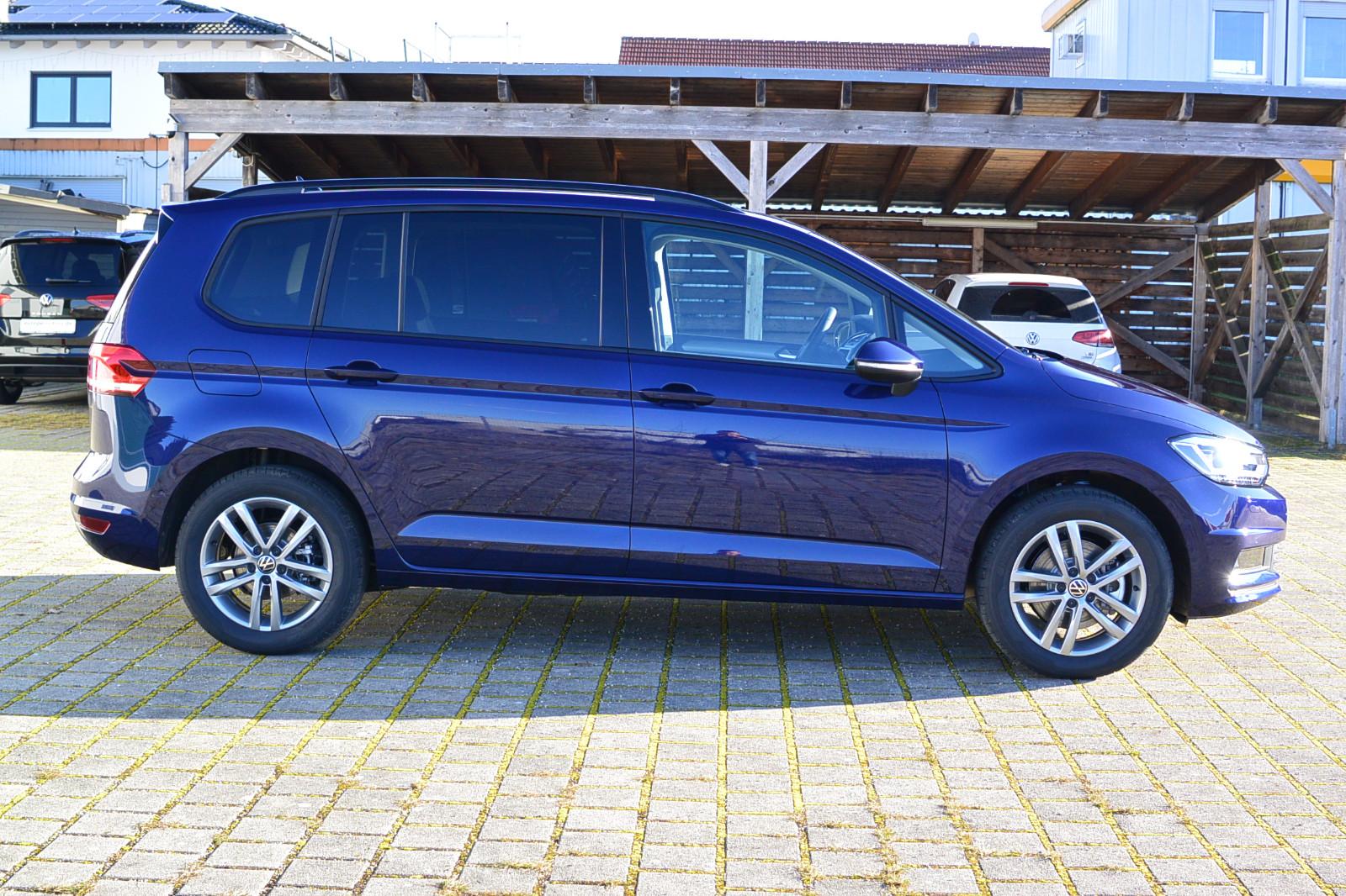 Volkswagen Touran Edition 1.5 TSI 7-Sitzer AHK APP SOFORT !