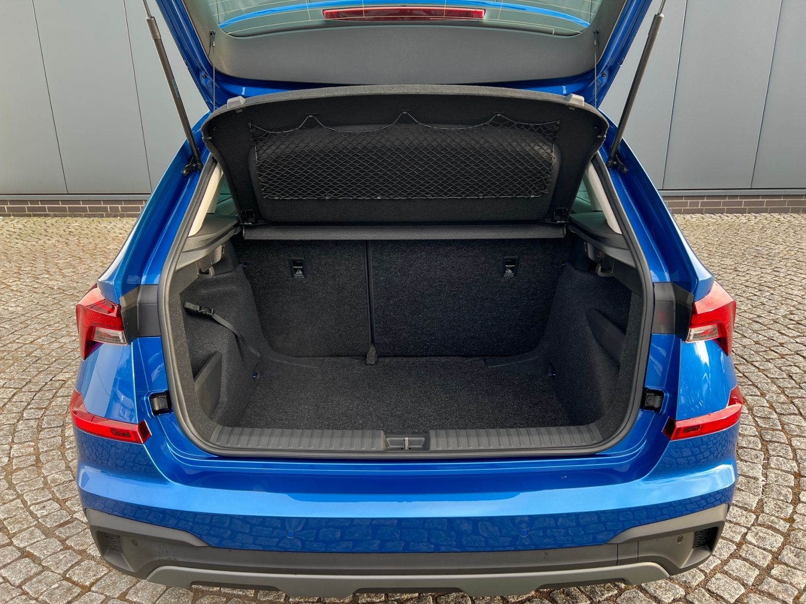 Fahrzeugabbildung SKODA Kamiq Selection 1.0 TSI DSG *Vorb. AHK, LED, ACC