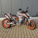 KTM 890 Duke R Akra, k. Heck, TrackPack / Q+, Dekor - KTM 890 DUKE R