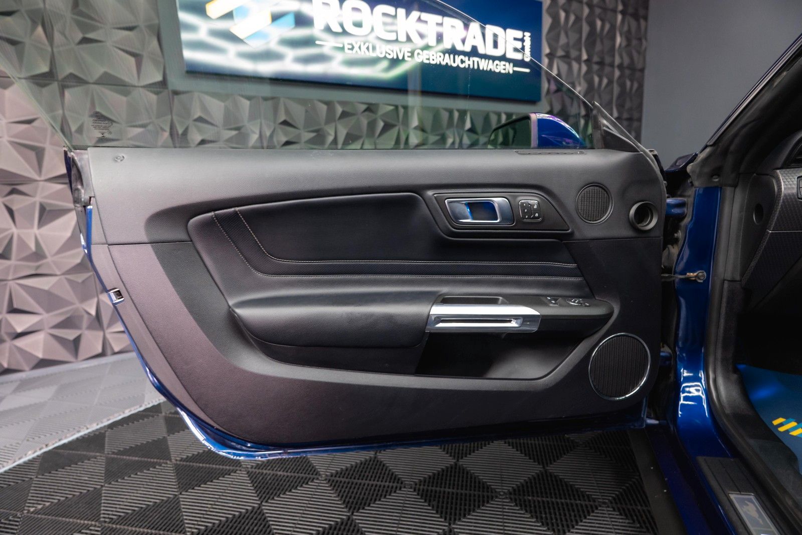Fahrzeugabbildung Ford Mustang Shelby GT 500 Coupe Performance PREMIUM