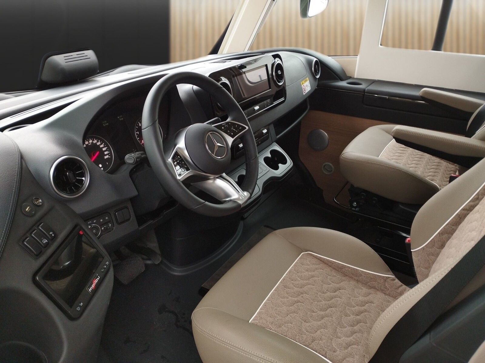 Fahrzeugabbildung Malibu I 490 RB LE comfort Mercedes