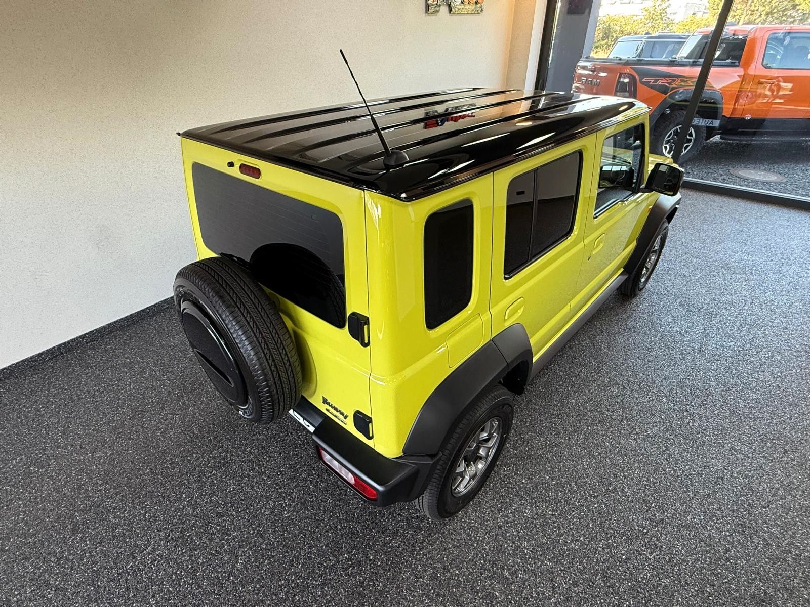 Fahrzeugabbildung Suzuki Jimmy GLX 4-TÜRER AUTOMATIK