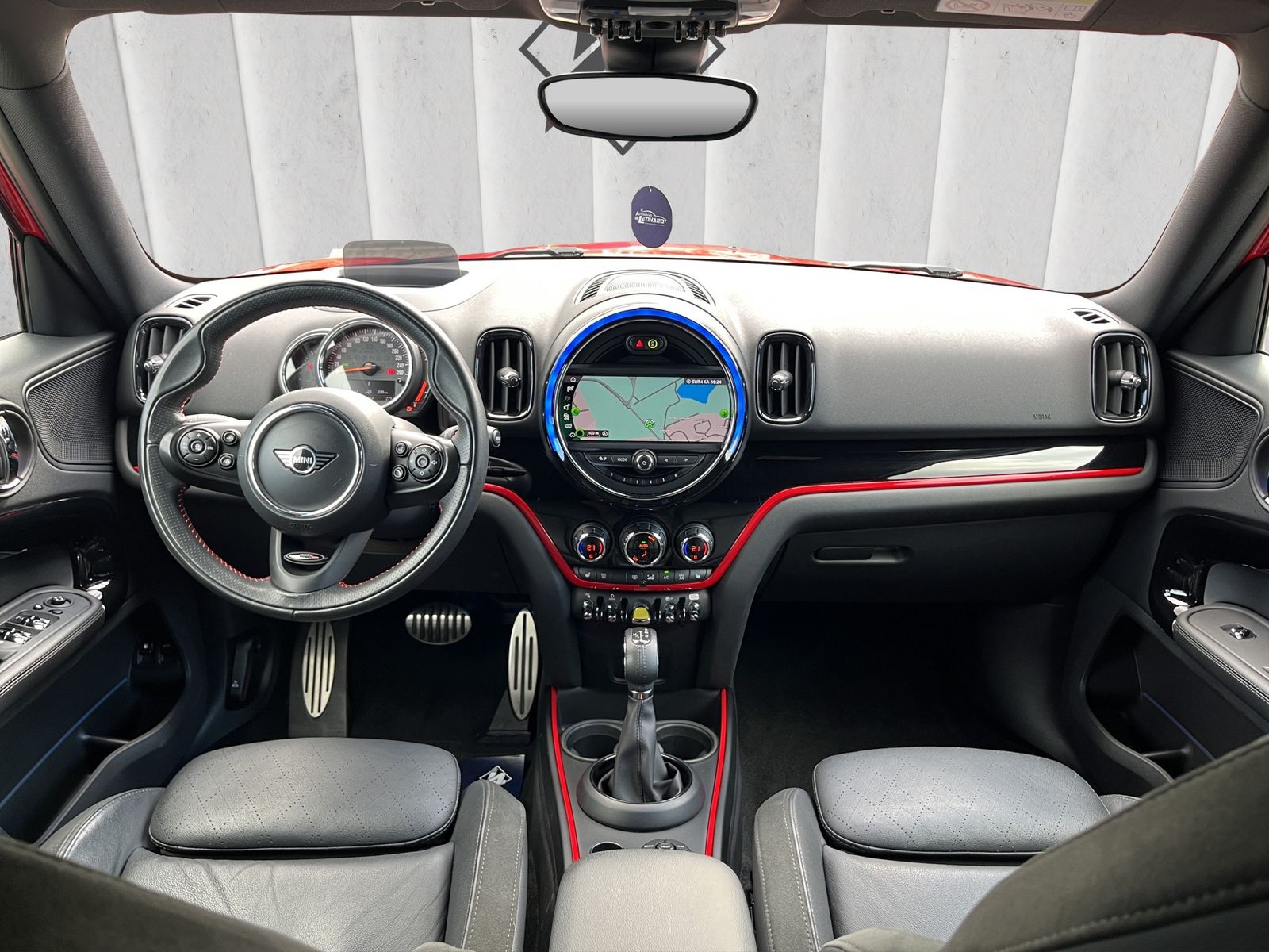 Fahrzeugabbildung MINI Countryman SE (Cooper) *NAVI*HUD*KEYL*LED*KAMERA