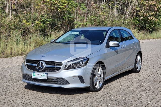 Mercedes-Benz MERCEDES A 200 d Automatic Premium