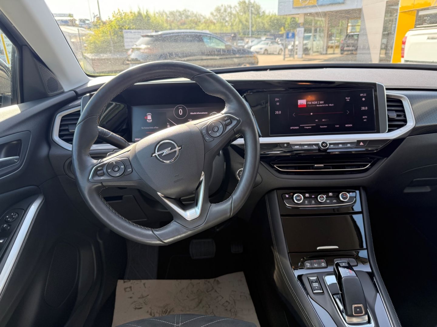 Fahrzeugabbildung Opel Grandland Ultimate SHZ+LHZ+Kamera+elek.Heck