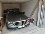 Mercedes-Benz E 200 EXCLUSIVE EXCLUSIVE - Mercedes-Benz E 200: Exclusive