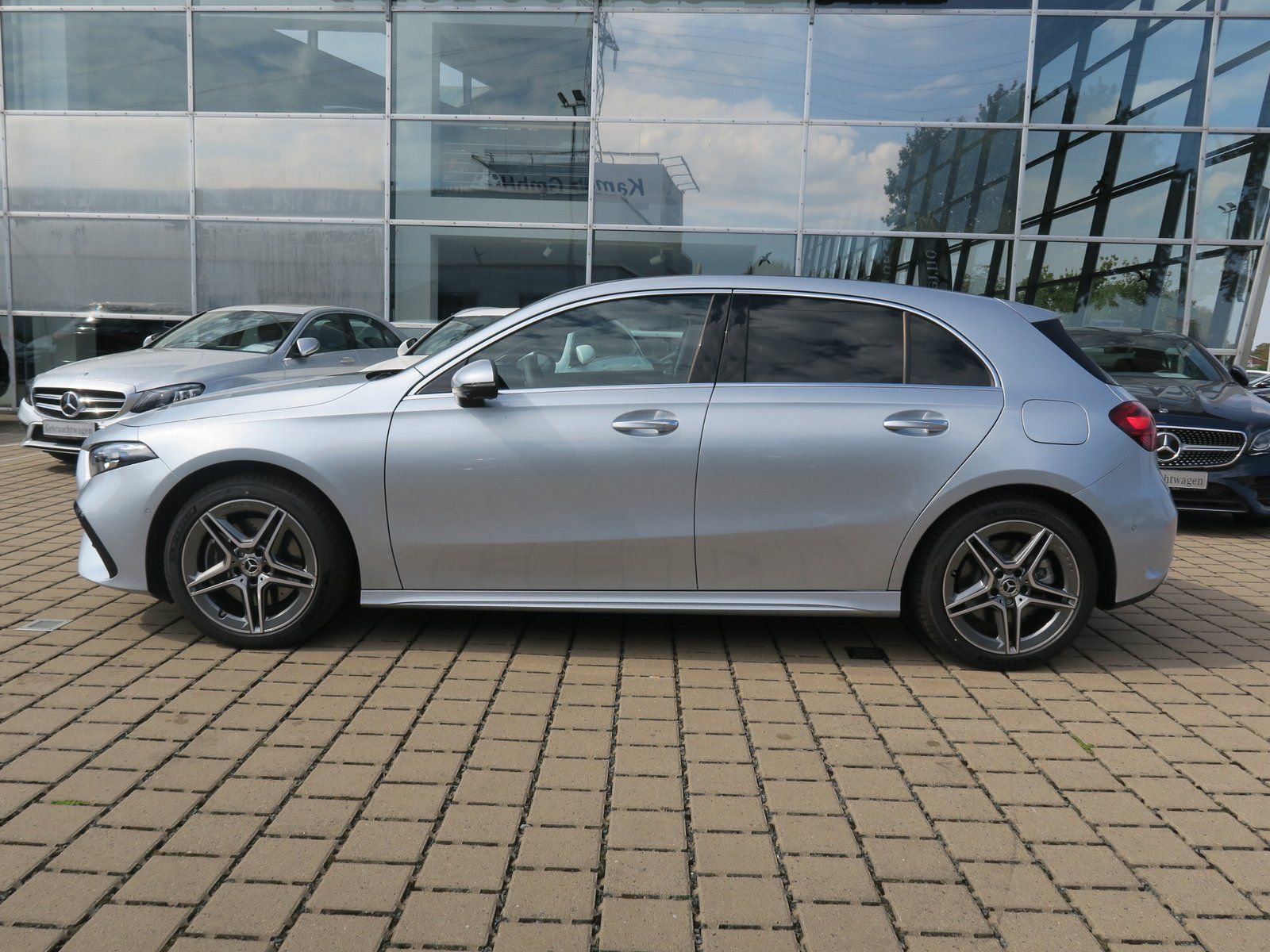 Mercedes-Benz A 250 e AMG Line Premium Burmester Fahrass-Paket imagem 3