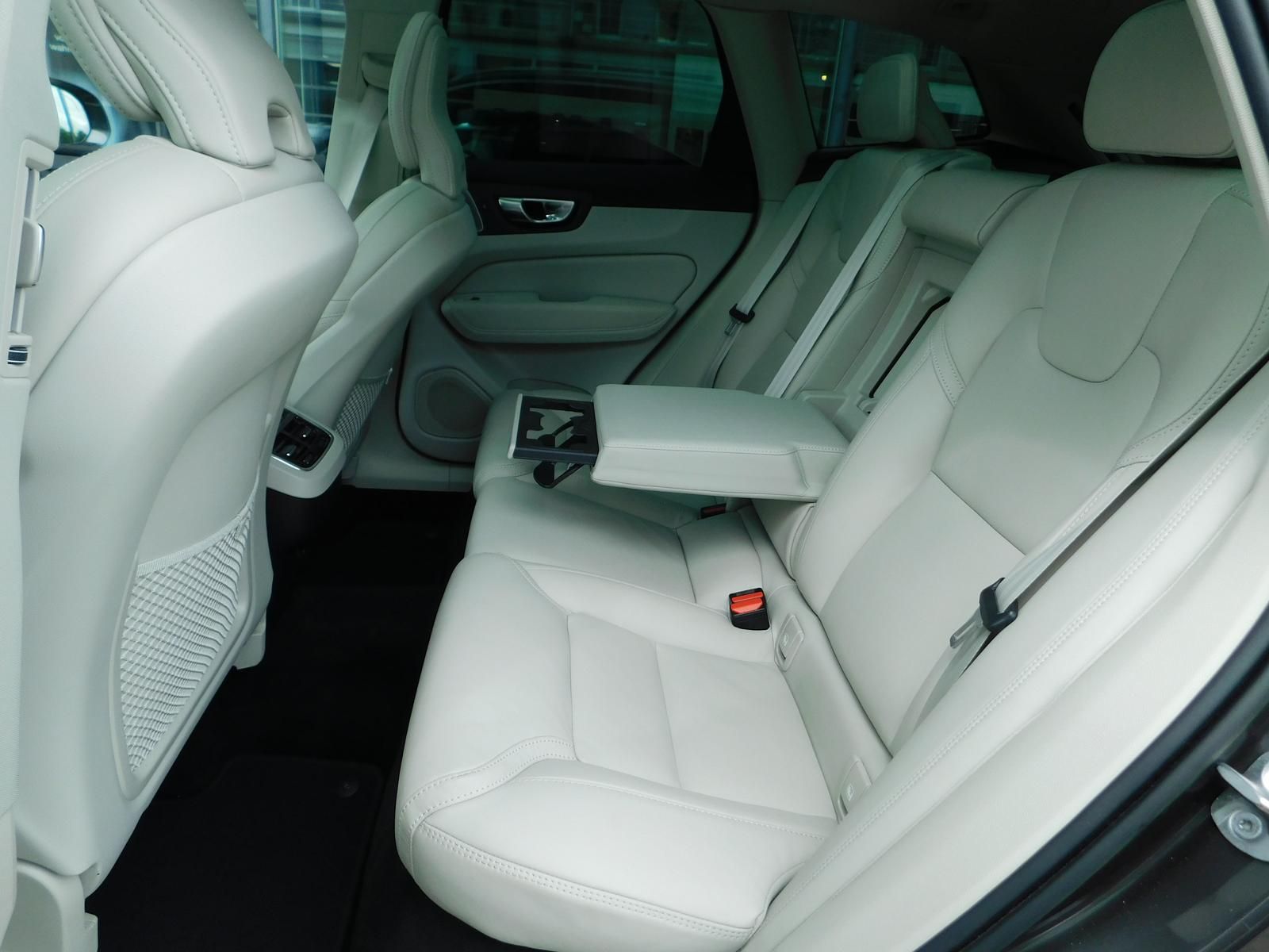 Fahrzeugabbildung Volvo B5 D AWD Ultimate Bright
