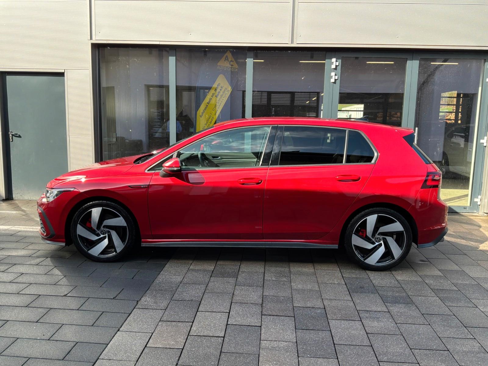 Volkswagen Golf VIII GTI DSG DCC+ACC+MATRIX+AHK+CARPLAY