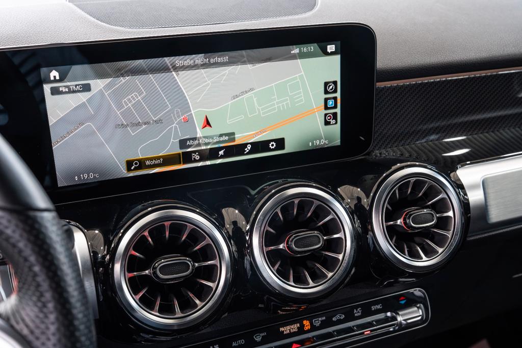 Mercedes-Benz GLB 200