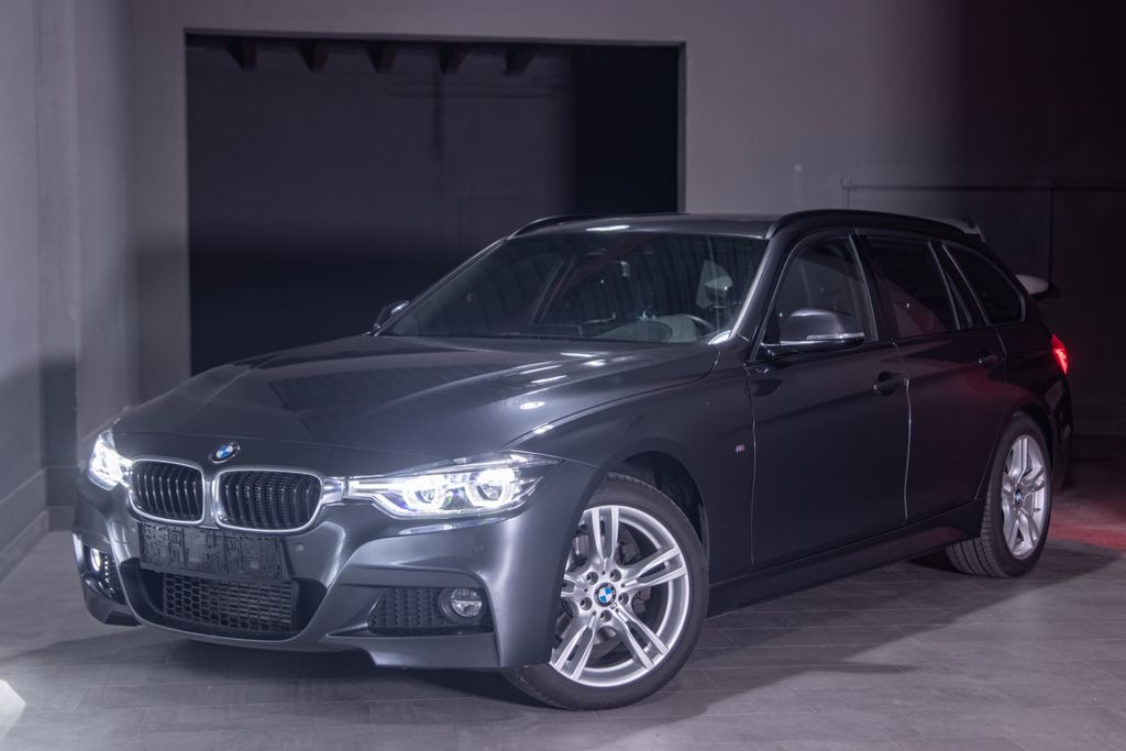 Image of BMW 320