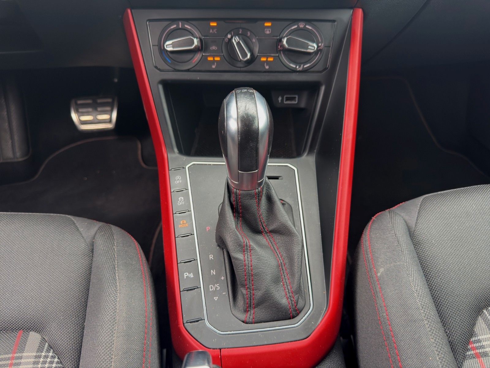 Fahrzeugabbildung Volkswagen Polo VI GTI *Beats*Pano*LED*Digital Cockpit*