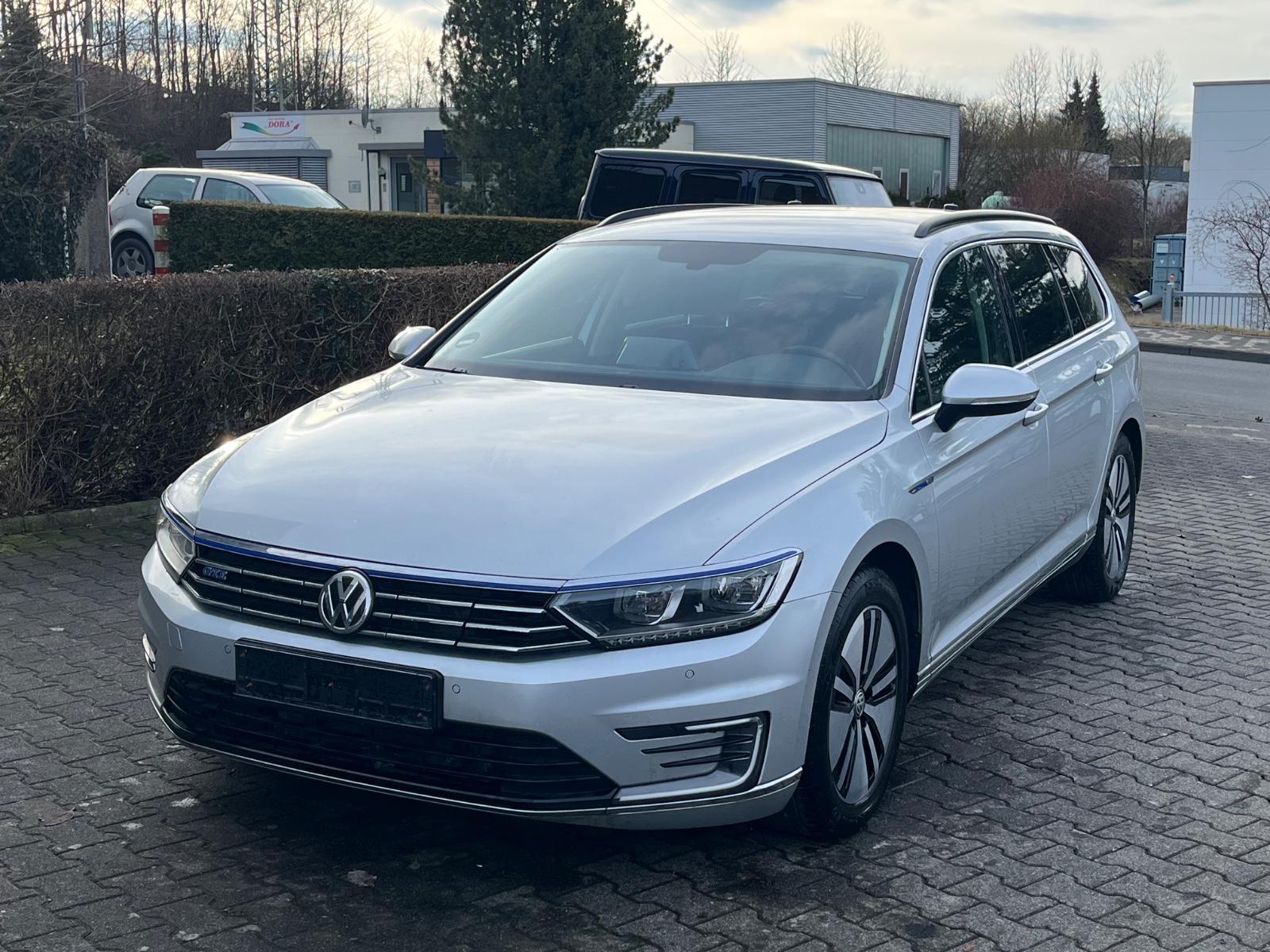 Volkswagen Passat Variant GTE 1.4 TSI LED Standheizung 1.Hd