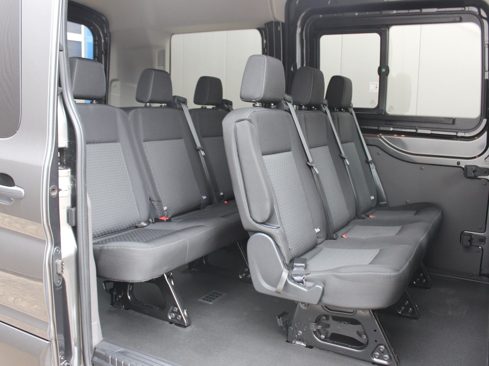 Fahrzeugabbildung Ford Transit 330 L2 Trend 2,0 TDCi DPF Mild-Hybrid