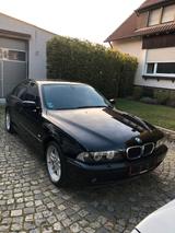BMW E39 530i schwarz shadowline wenig km - BMW 5er Reihe E39 mit Benzin-Antrieb