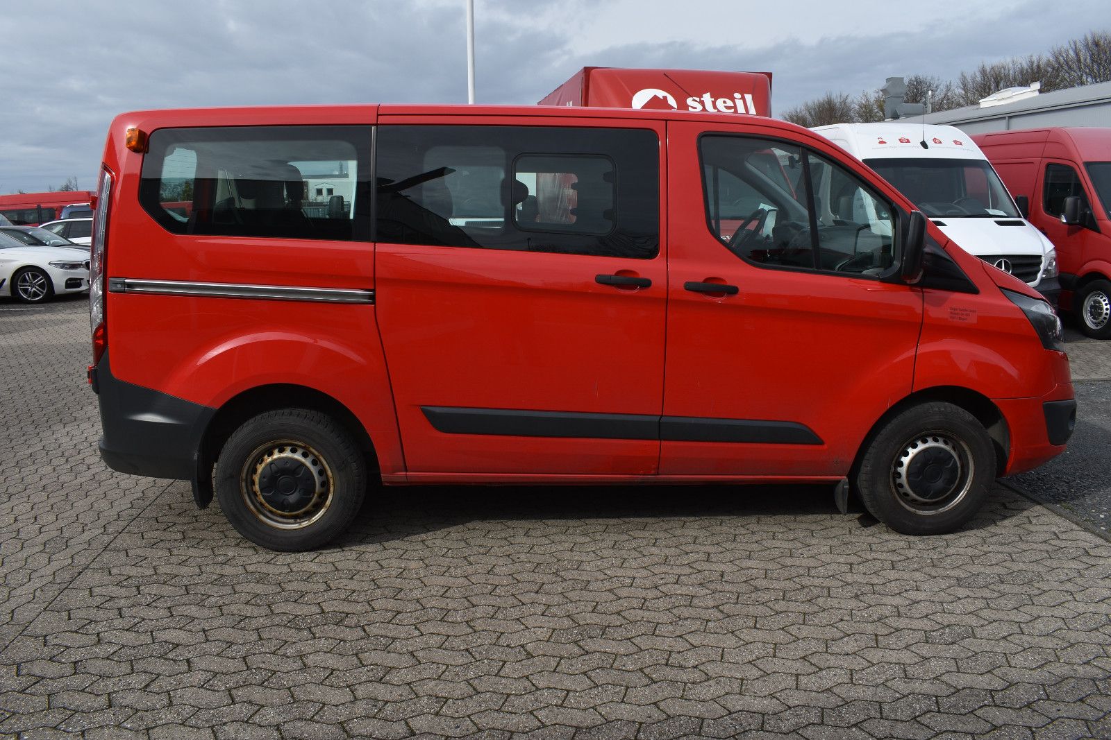 Fahrzeugabbildung Ford Transit Custom/ Kombi 300 L1* 1821*