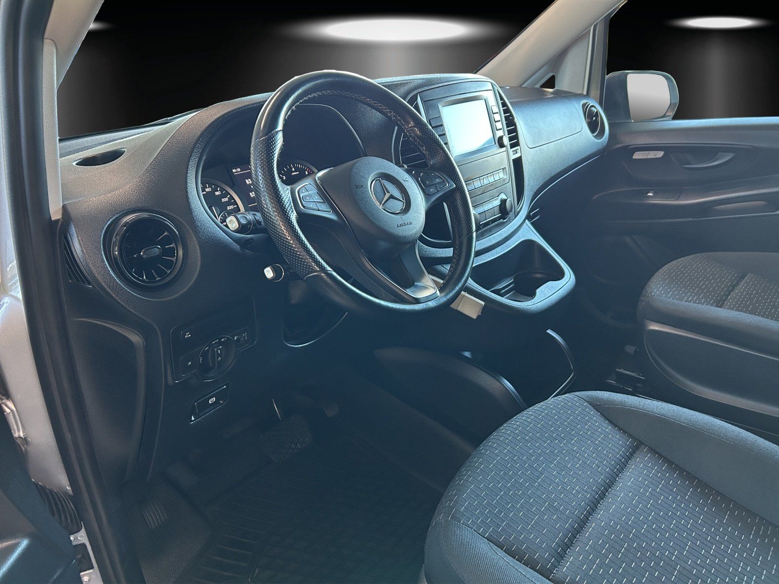Fahrzeugabbildung Mercedes-Benz Vito 119 CDI Mixto kompakt AHK SHZ LKW