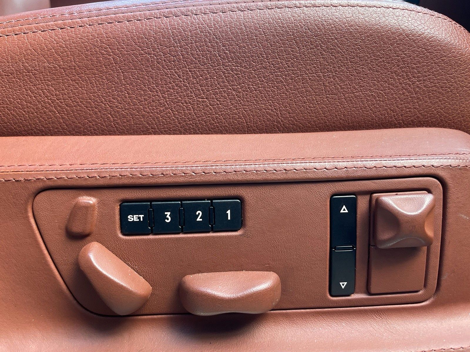 Fahrzeugabbildung Porsche Cayenne S *BOSE*Pano*Sport Auspuff*Allrad*AHK