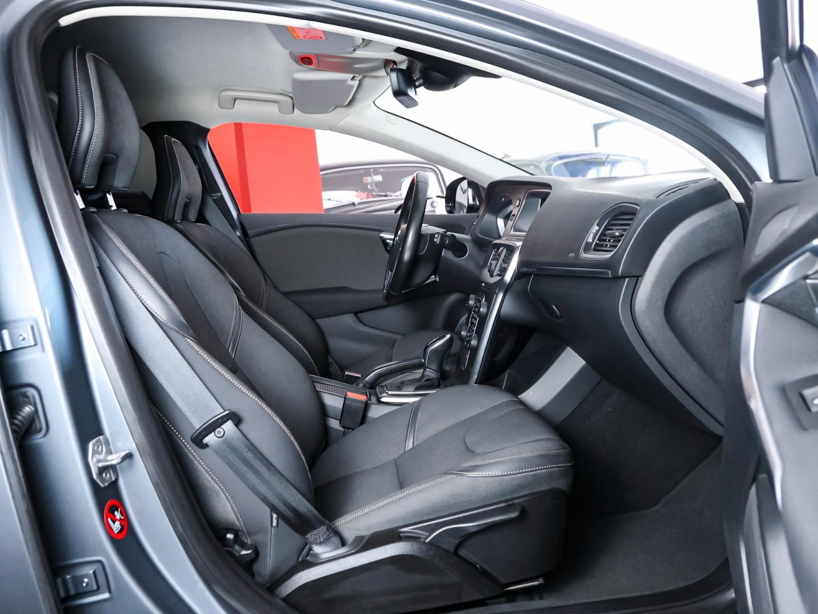 Volvo V40 Cross Country You! *KAMERA-NAVI-SHZ-TEMPOMAT