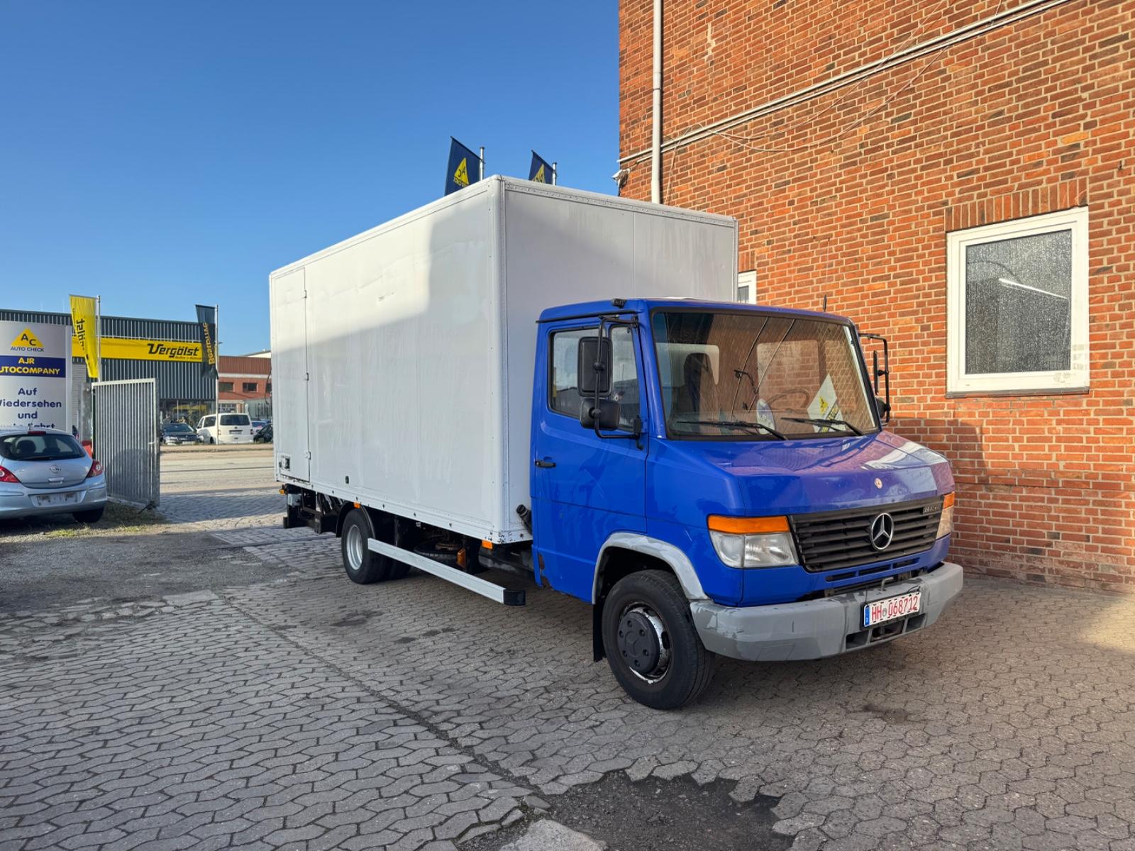 Mercedes-Benz 815/814