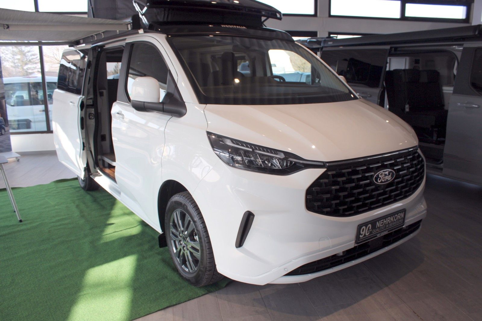 Fahrzeugabbildung Ford NUGGET L1 Titanium MARKISE + Aufstelldach SOFORT