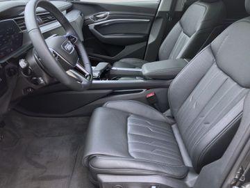 Audi Q8 e-tron - 10
