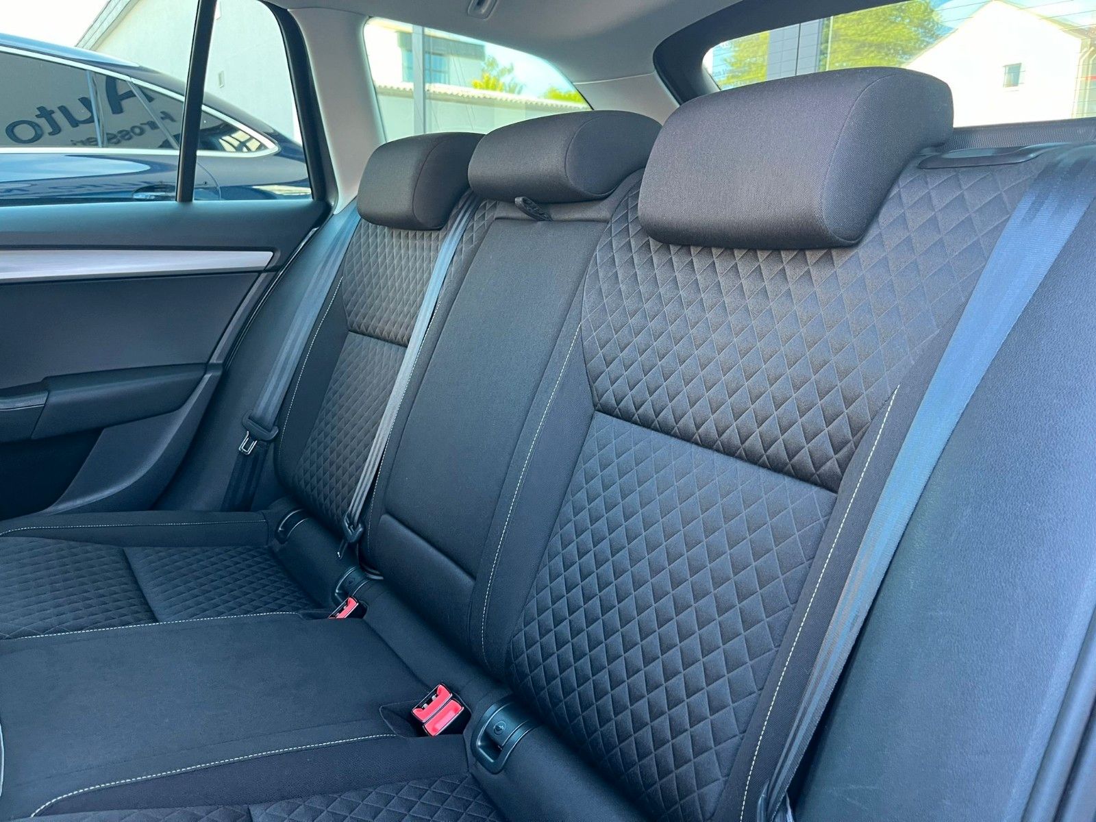 Fahrzeugabbildung SKODA Octavia 1.4 TSI Combi Drive*RFK*AHK*PDC*LED*