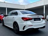 Mercedes-Benz A 200 Lim. AMG Line Night-Paket | Panorama | AHK - mit Benzin-Antrieb: Sitzheizung, mit Klimaanlage