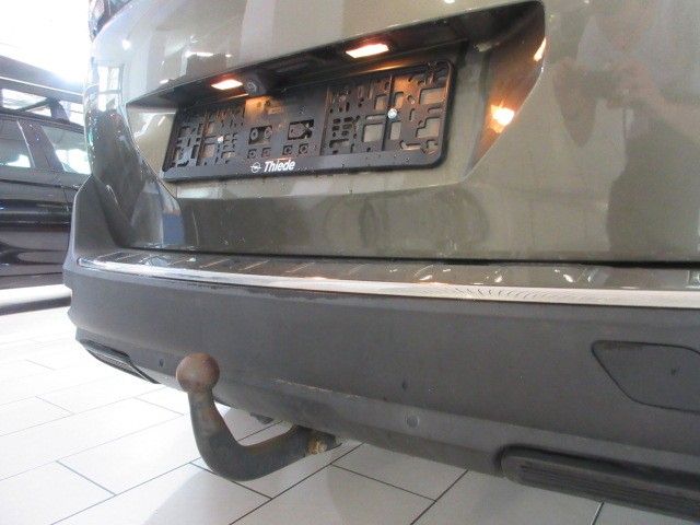 Fahrzeugabbildung Peugeot 5008 Allure 1.5D LED/SHZ/PANO/AHK/LEDER&MASSAGE