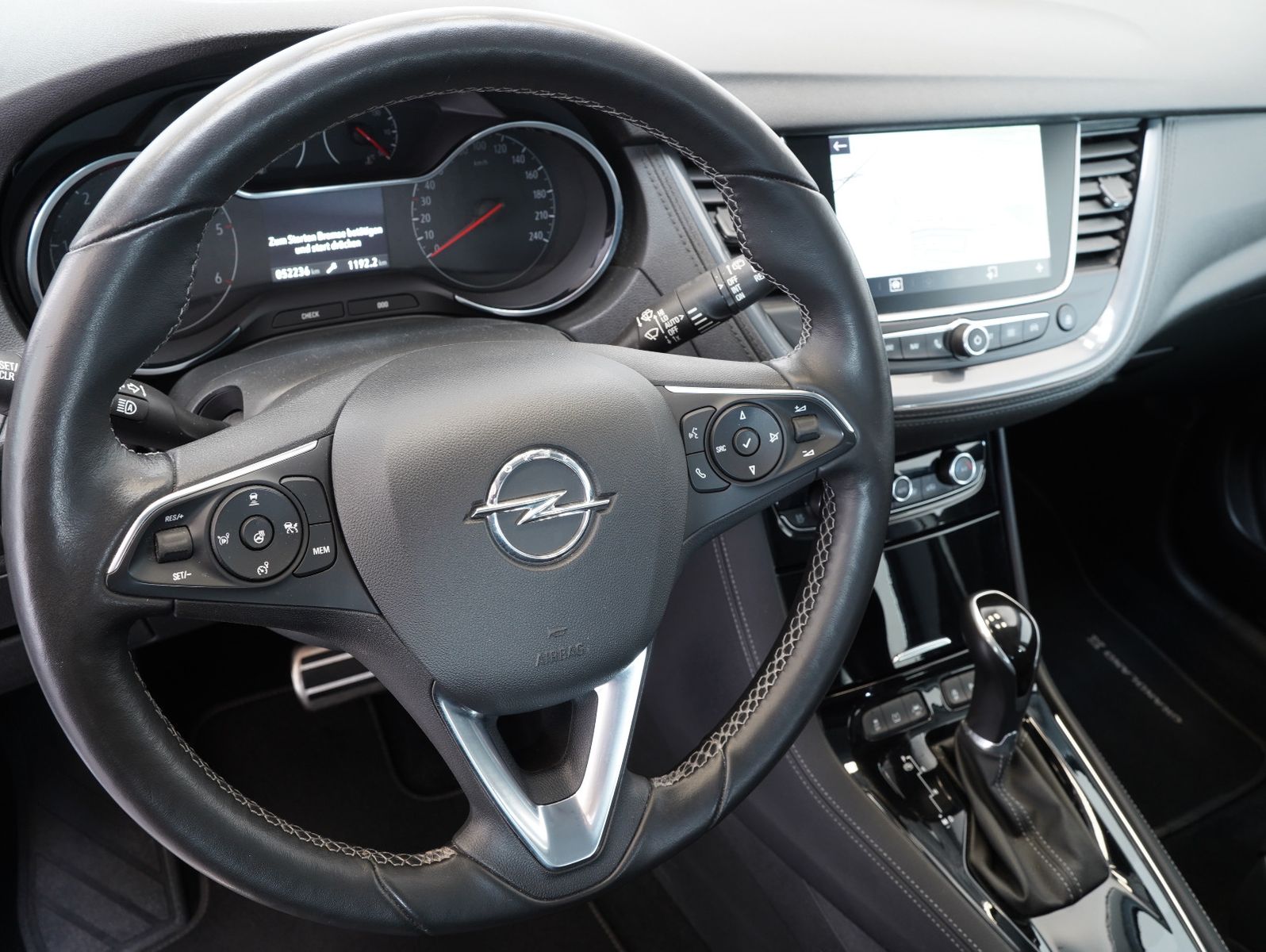Fahrzeugabbildung Opel Grandland (X) Business Innovation