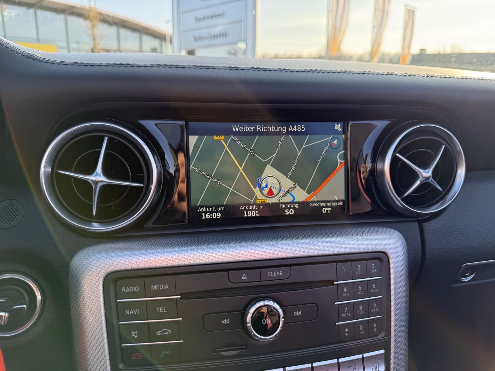 Fahrzeugabbildung Mercedes-Benz SLC 200 Roadster LED NAVI ALU